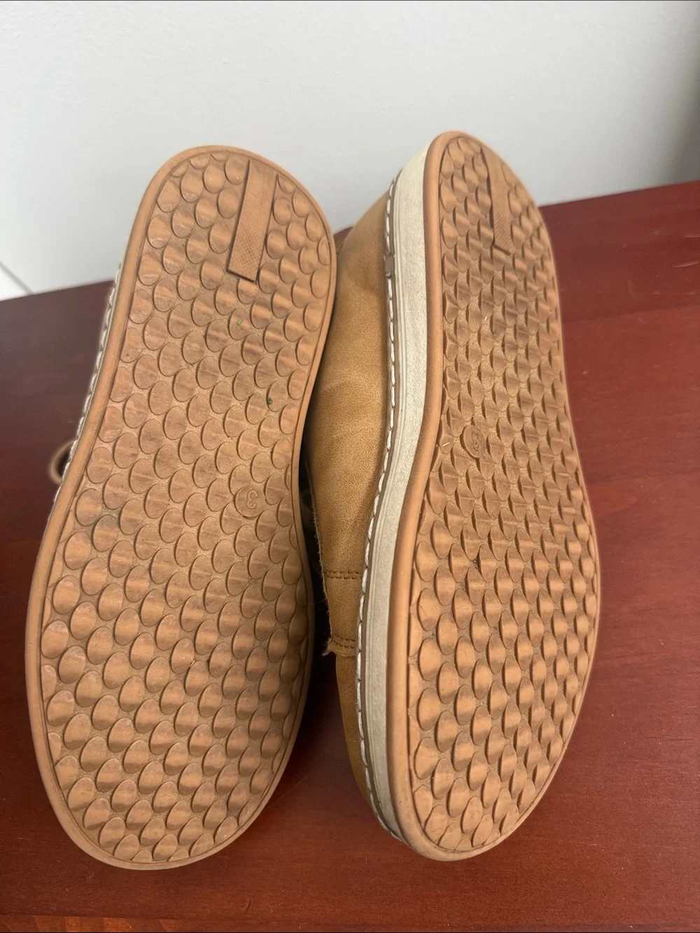 Steve Madden Kids Tan Lace-Up Dress Sneakers